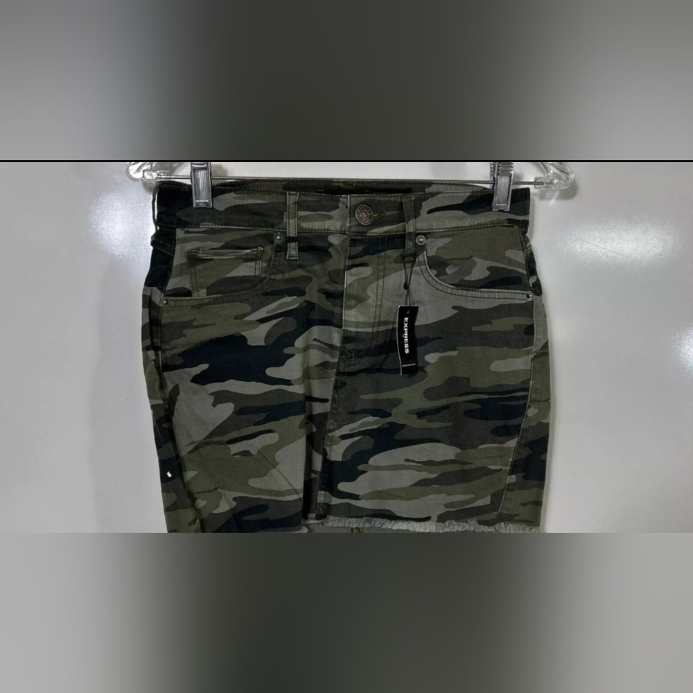 NEW Express Jeans Camo Camouflage Distressed Edge Skirt Size 00 NWT